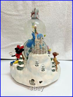 Walt Disney Christmas Snow globe plays G3D