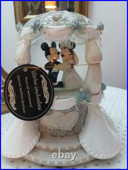 Walt Disney Disnelyland Resort Mickey Minnie Mouse Musical Wedding Snow Globe Walt Disney Disnelyland Resort Mickey Minnie Mouse Musical Wedding Snow Globe