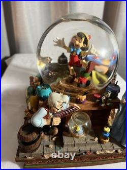 Walt Disney PINOCCHIO x SNOW WHITE Musical Snow Globe excellent condition