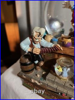 Walt Disney PINOCCHIO x SNOW WHITE Musical Snow Globe excellent condition