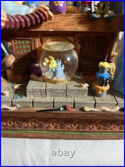 Walt Disney PINOCCHIO x SNOW WHITE Musical Snow Globe excellent condition