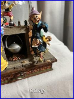 Walt Disney PINOCCHIO x SNOW WHITE Musical Snow Globe excellent condition