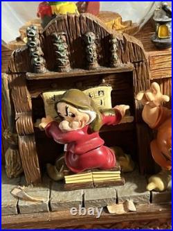 Walt Disney PINOCCHIO x SNOW WHITE Musical Snow Globe excellent condition