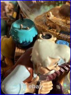 Walt Disney PINOCCHIO x SNOW WHITE Musical Snow Globe excellent condition
