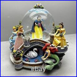 Walt Disney Princess Snow Globe Statue Snow globe Music Box Musical Globe MINT