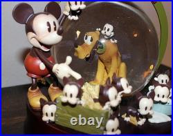 Walt Disney Snow Globe Mickey Mouse Pluto 75th Year 2008 Kevin Kidney Jody Daily