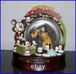 Walt Disney Snow Globe Mickey Mouse Pluto 75th Year 2008 Kevin Kidney Jody Daily