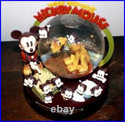 Walt Disney Snow Globe Mickey Mouse Pluto 75th Year 2008 Kevin Kidney Jody Daily