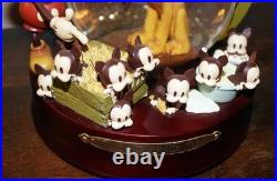 Walt Disney Snow Globe Mickey Mouse Pluto 75th Year 2008 Kevin Kidney Jody Daily