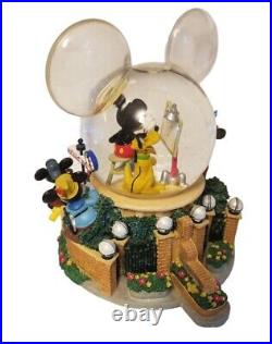 Walt Disney Snow Globe With Ears Studio Musical / Lights Vtg