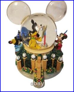 Walt Disney Snow Globe With Ears Studio Musical / Lights Vtg