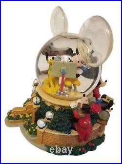 Walt Disney Snow Globe With Ears Studio Musical / Lights Vtg