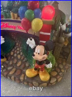 Walt Disney World musical snow globe Retired With Working Lights #1510010 In Box
