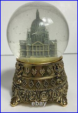 Walt Disney's Mary Poppins Feed the Birds Cathedral Snow Globe Music Collectable