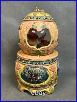 Winnie-the-Pooh's Thoughtful Spot Disney Store Snow Globe Music Box See Video