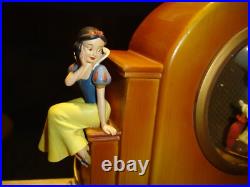Wonderful World of Disney Snow globe Wish Upon a Star Jiminy Cricket Radio