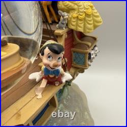 World of Disney Magical Gathering Ship A Whole New World Musical Snow Globe World of Disney Magical Gathering Ship A Whole New World Musical Snow Globe