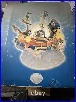 World of Disney Magical Gathering Ship A Whole New World Musical Snow Globe Nice