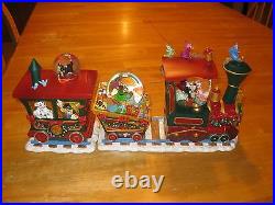 World of Disney NIB NEW Mickey Mouse Christmas Holiday Train Snowglobe Musical
